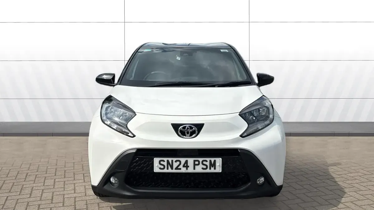 Used Toyota Aygo X 72 HP (52 kW) 2024 White SUV