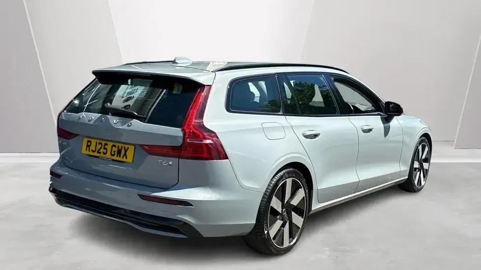 Used Volvo V60 Plus 345 HP (253 kW) 2025 Grey Estate