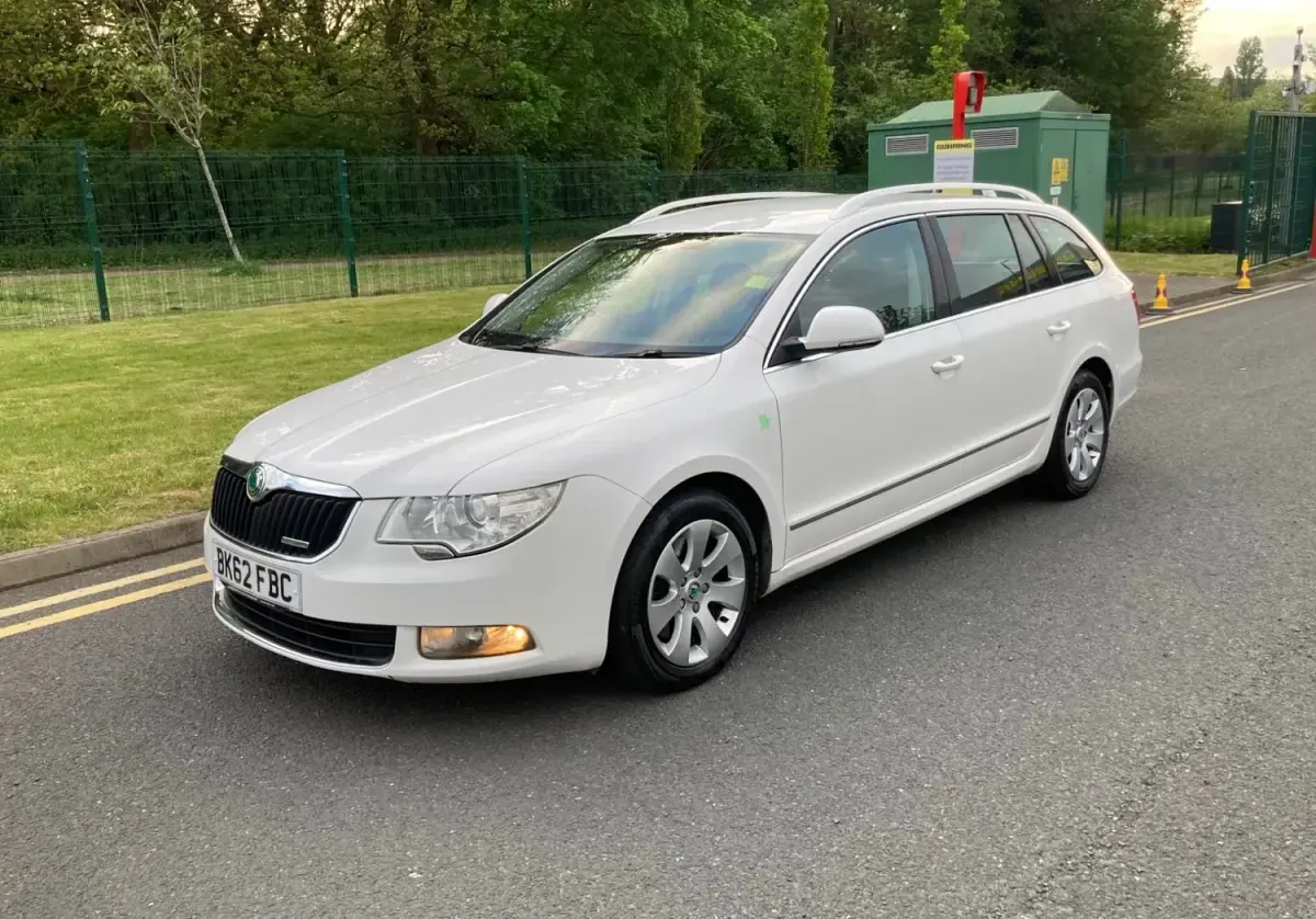 Second-hand Skoda Superb GreenLine 105 CP (77 kW) 2012 Alb Break