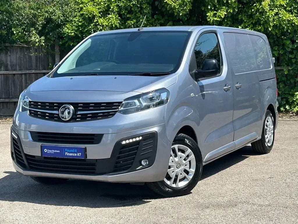 Used Vauxhall Vivaro Sportive 120 HP (88 kW) 2021 Grey MPV