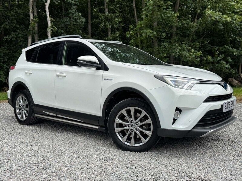 White Used 2018 Toyota RAV4 Hybrid SUV | £16,795 (Good price) - Image 1/4