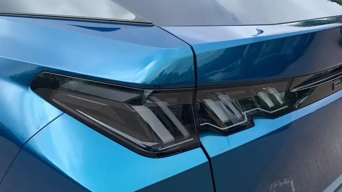 Used Peugeot e-3008 Allure 152 kW (207 HP) 2024 Blue SUV