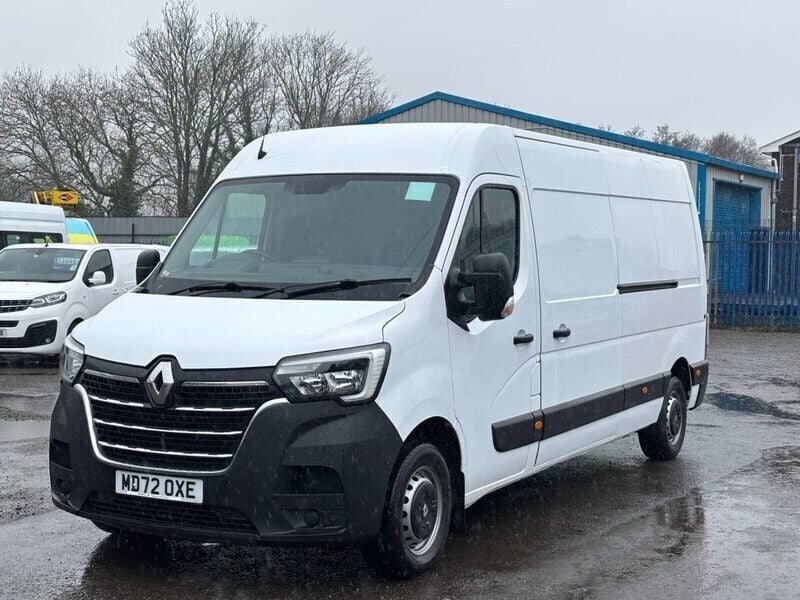 White Used 2022 Renault Master Business Van | £13,995 (Fair price) - Image 1/4