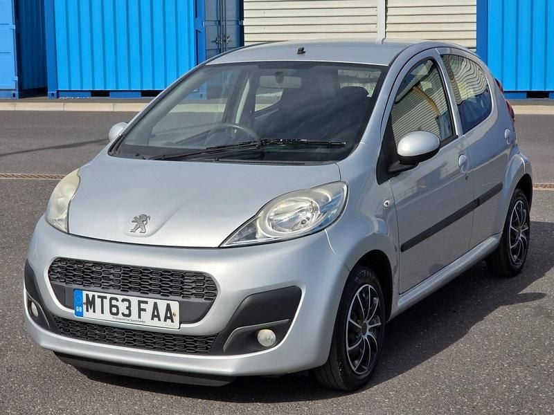 Used Peugeot 107 Active 68 HP (50 kW) 2013 Silver Hatchback