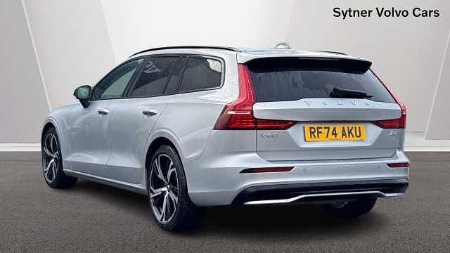 Used Volvo V60 Plus 194 HP (142 kW) 2025 Silver Estate