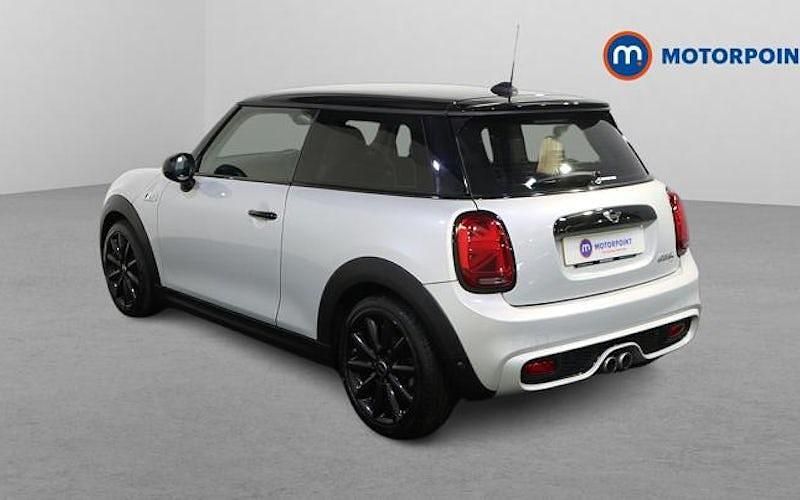 Used Mini Cooper S Hatch 192 HP (141 kW) 2018 Silver Hatchback
