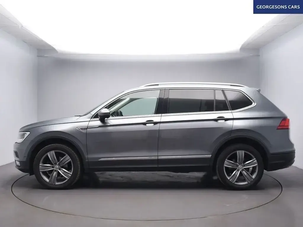 Usado VW Tiguan Allspace Match 150 HP (110 kW) 2021 Cinzento SUV
