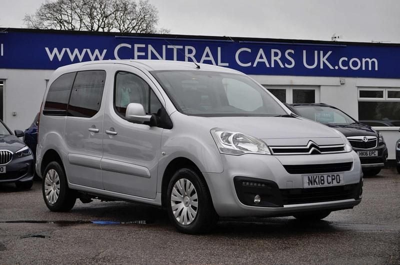 Used Citroën Berlingo Feel 100 HP (73 kW) 2018 Silver MPV