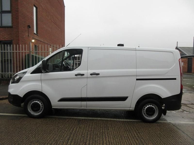 Used Ford Transit Custom 105 HP (77 kW) 2019 White Van