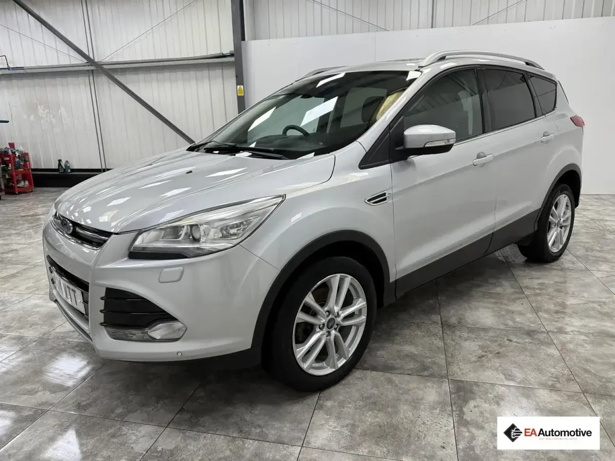Usado Ford Kuga Titanium X 163 CV (119 kW) 2014 Plateado SUV