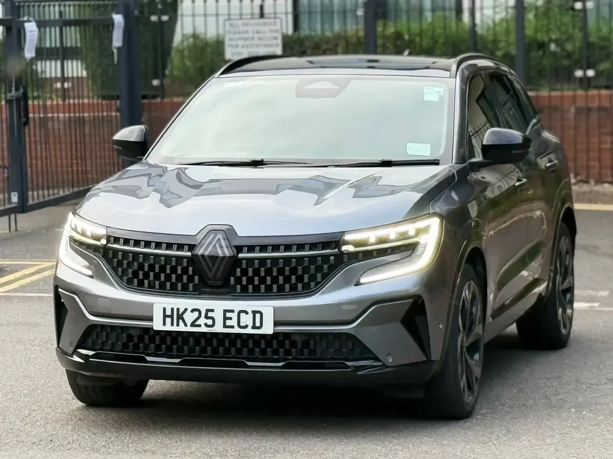 Used Renault Austral Iconic Esprit Alpine 2025 Grey SUV