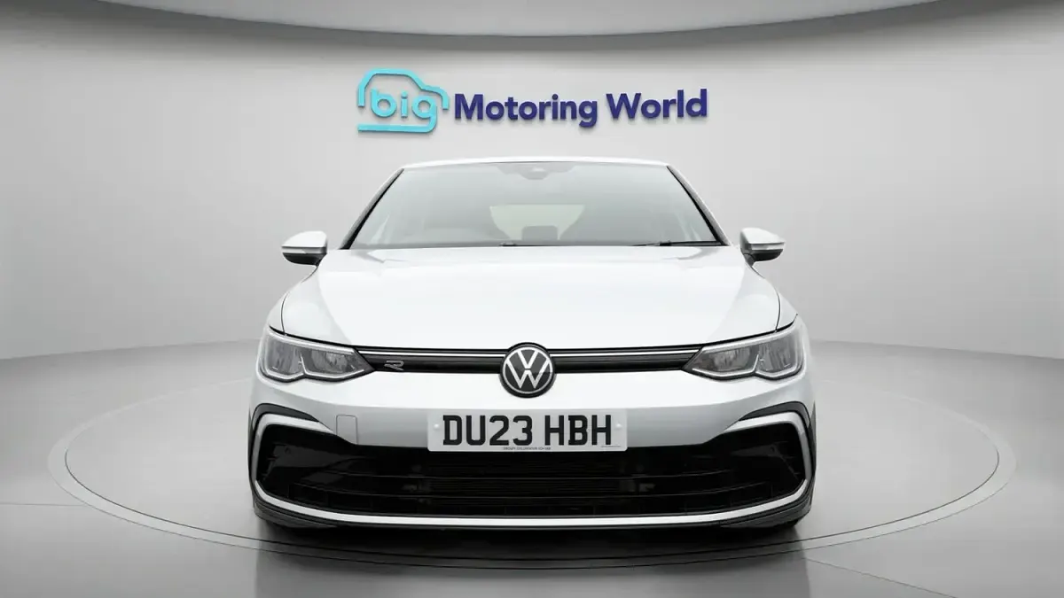 Used VW Golf VIII R-line 150 HP (110 kW) 2023 Silver Hatchback