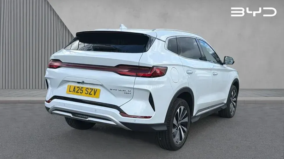 Used BYD Seal U Boost 218 HP (160 kW) 2025 White SUV