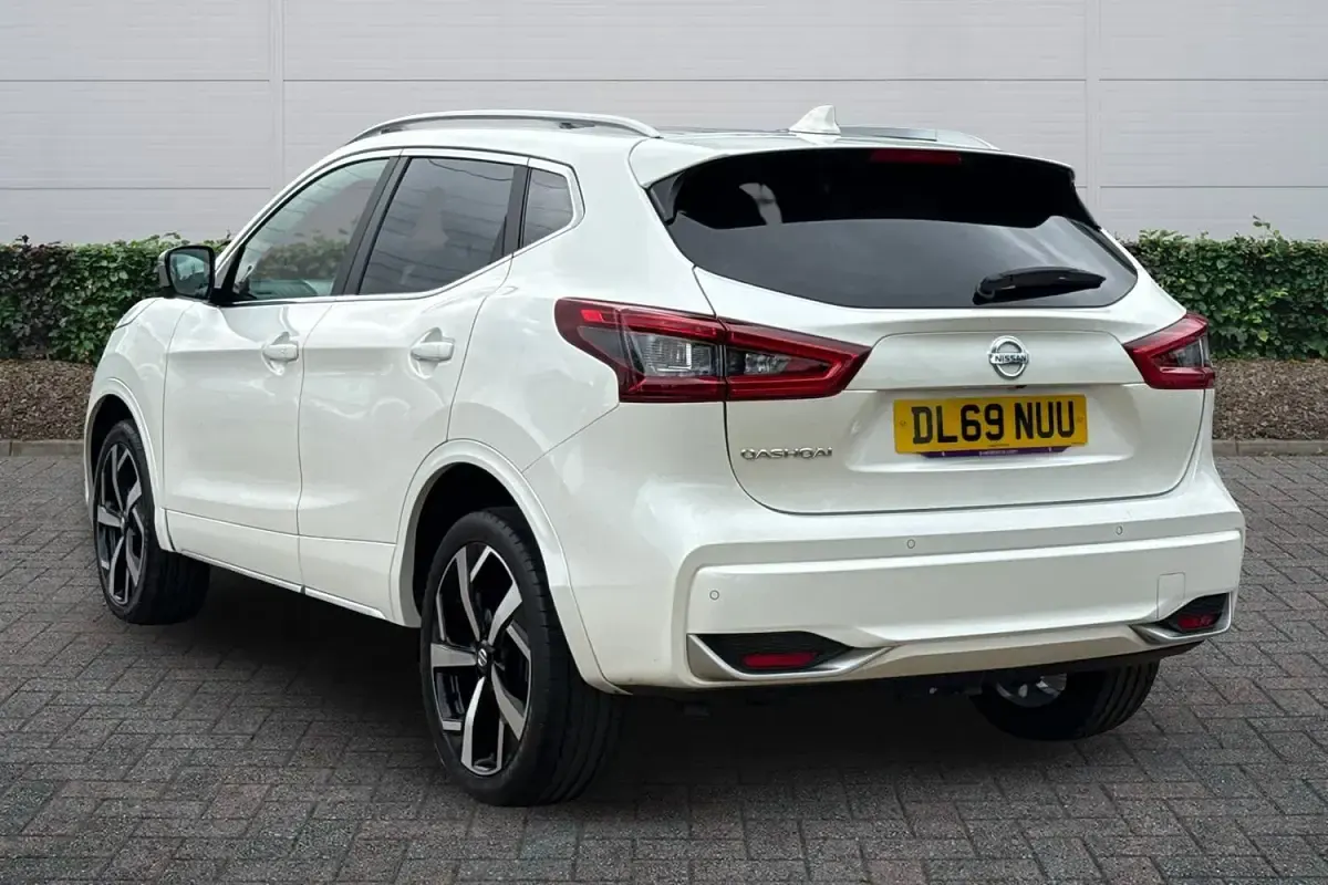 Used Nissan Qashqai Tekna+ 160 HP (117 kW) 2019 White SUV