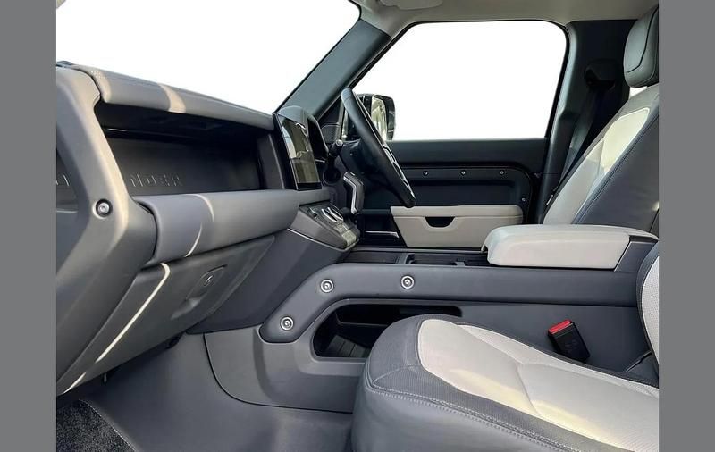 Used Land Rover Defender HSE Dynamic 296 HP (217 kW) 2024 Grey SUV