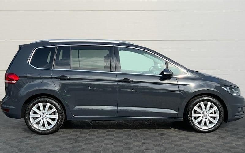 Used VW Touran SEL 150 HP (110 kW) 2024 MPV