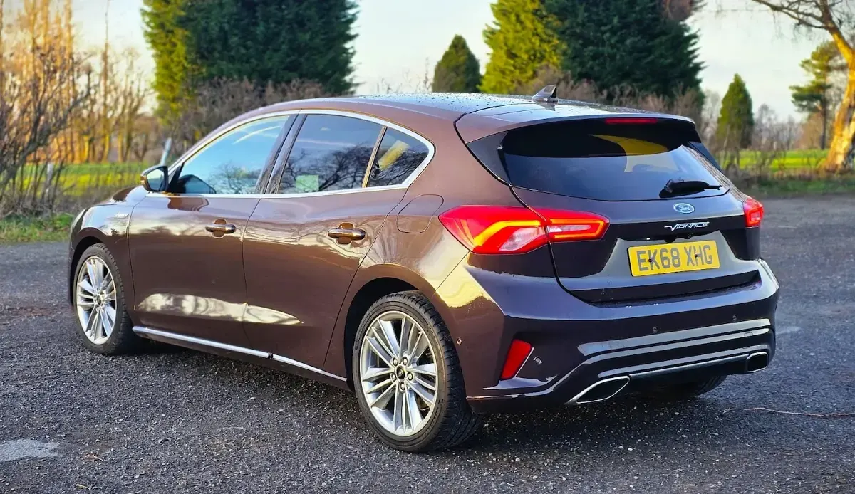 Used Ford Focus Vignale 120 HP (88 kW) 2018 Mauve Hatchback