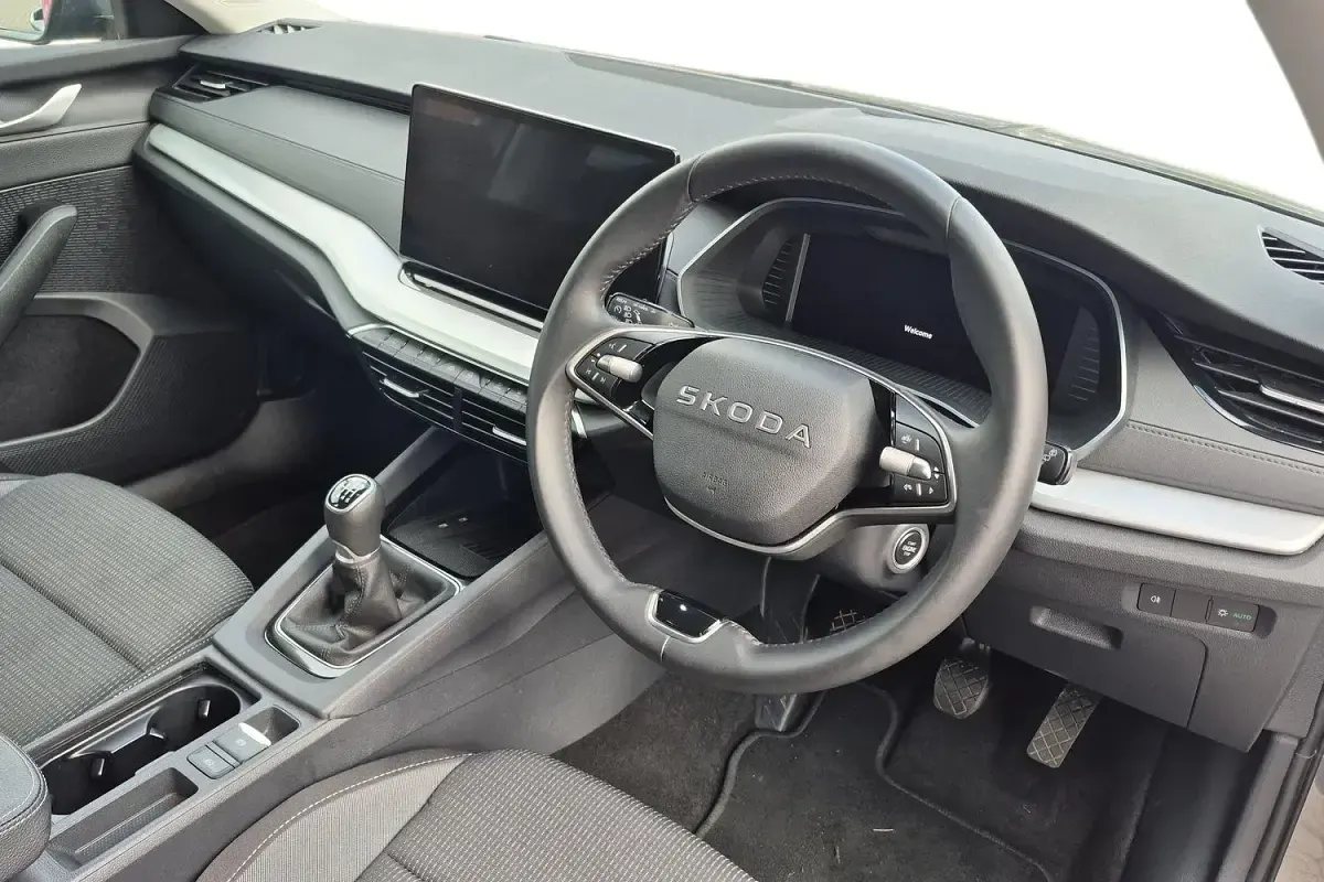 Used Skoda Octavia SE Technology 116 HP (85 kW) 2025 Grey Estate