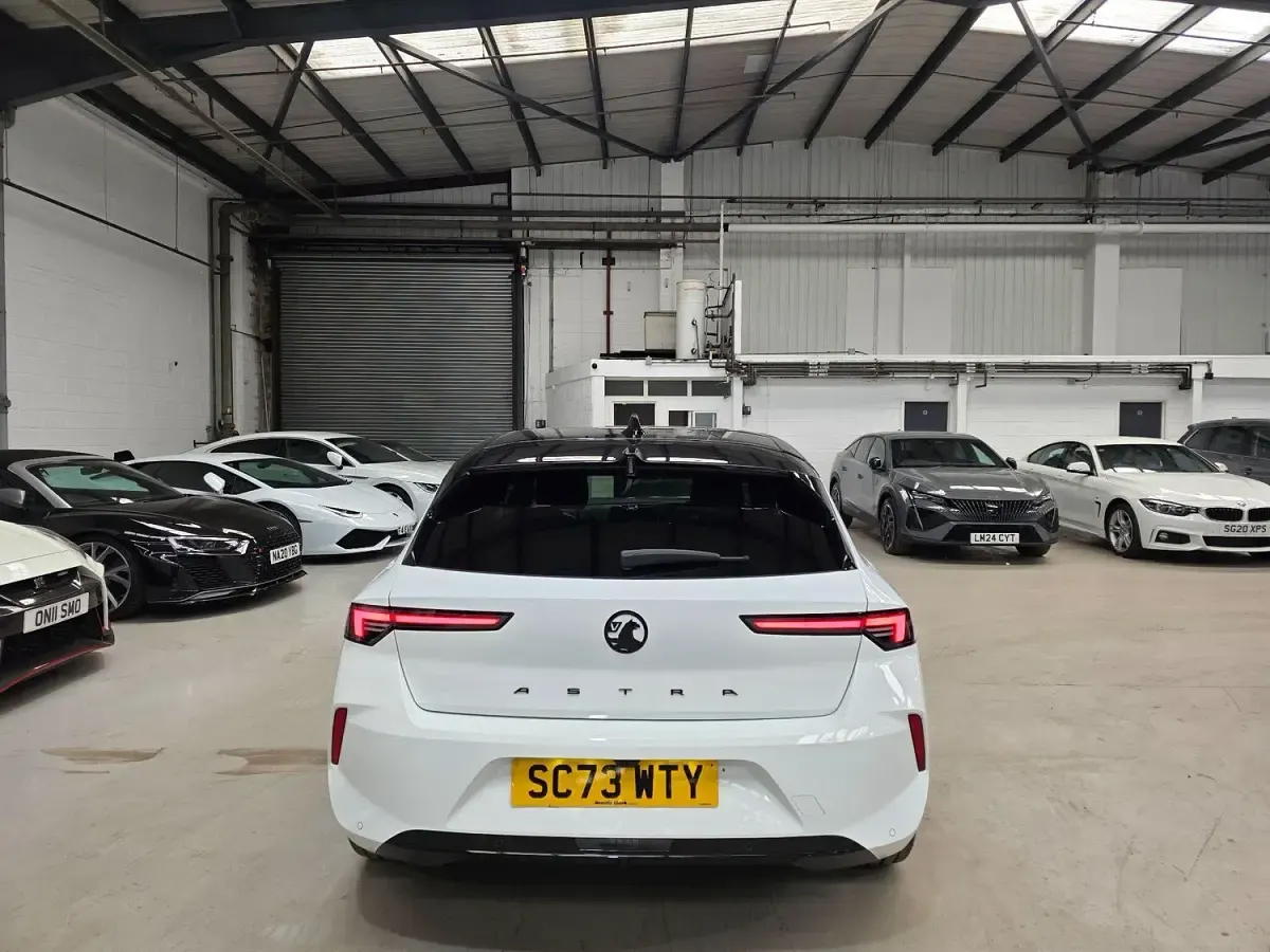 Used Vauxhall Astra S 130 HP (95 kW) 2024 White Hatchback