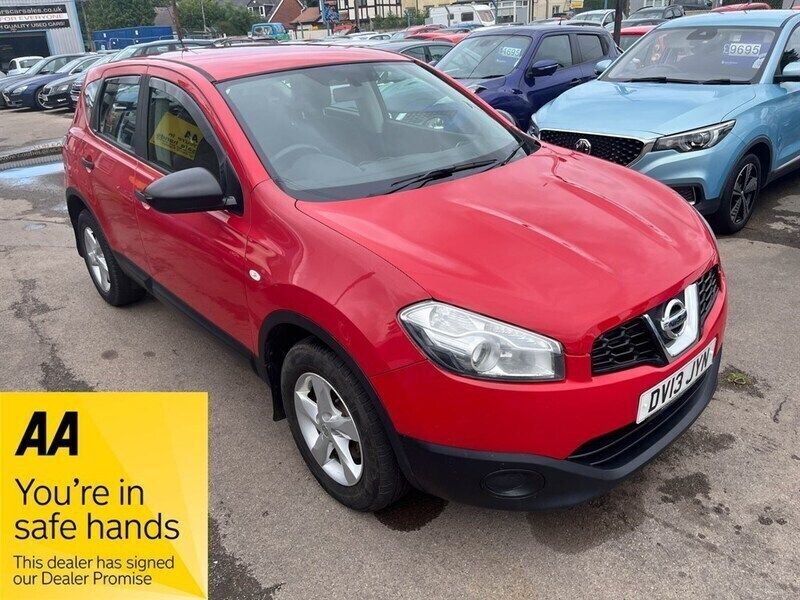 Red Used 2013 Nissan Qashqai Visia SUV | £3,295 (Good price) - Image 1/4