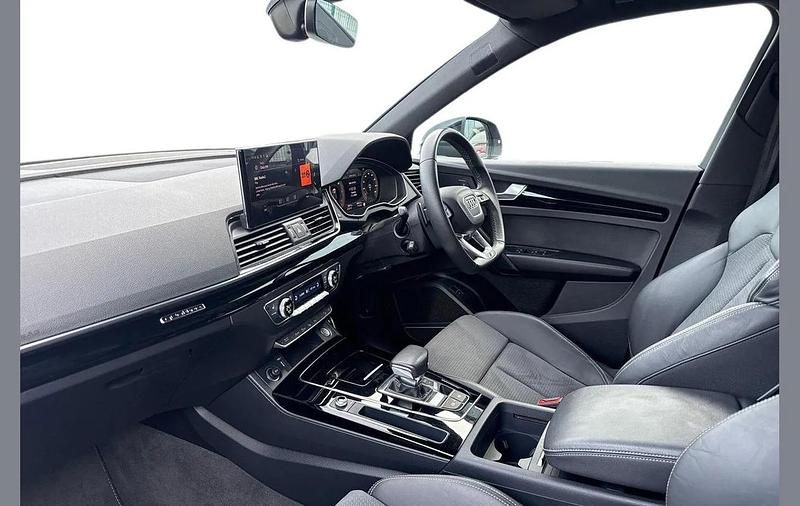 Used Audi Q5 Black Edition 200 HP (147 kW) 2024 Grey SUV