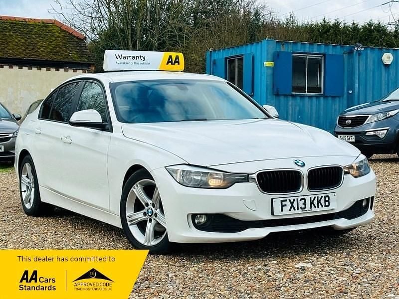Used BMW 318 2013 White Sedan