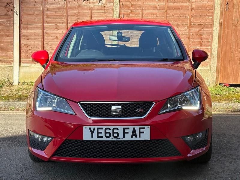 Used Seat Ibiza FR 90 HP (66 kW) 2016 Red Hatchback