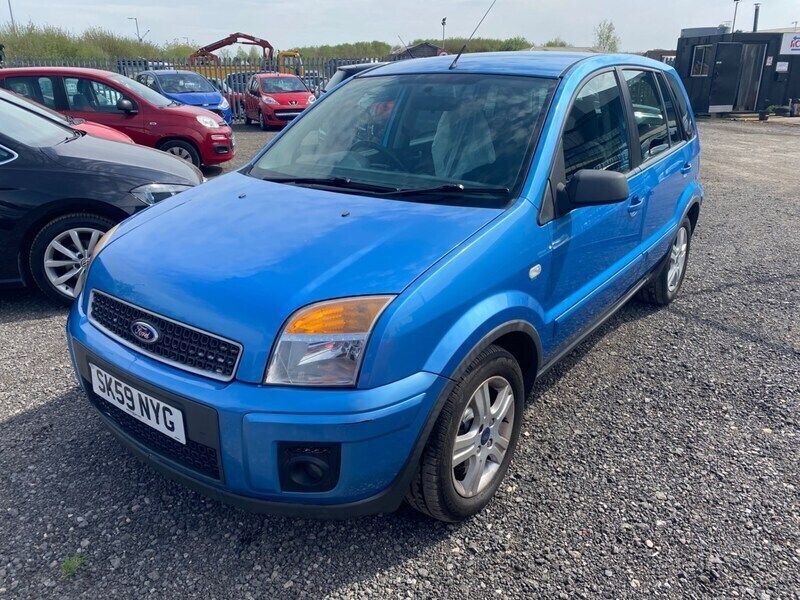 Blue Used 2009 Ford Fusion Zetec Hatchback | £1,999 (Fair price) - Image 1/4