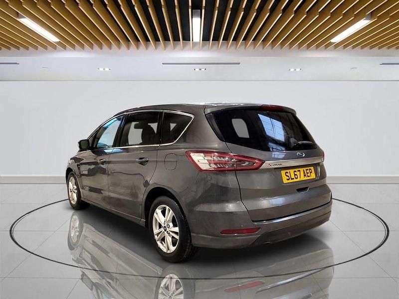 Used Ford S-MAX Titanium 150 HP (110 kW) 2017 Grey MPV