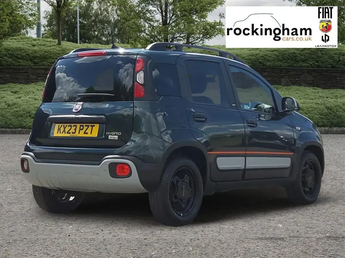 Used Fiat Panda Garmin 70 HP (51 kW) 2023 Green Hatchback