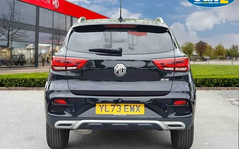 Usado MG ZS Exclusive 106 HP (77 kW) 2023 Preto SUV