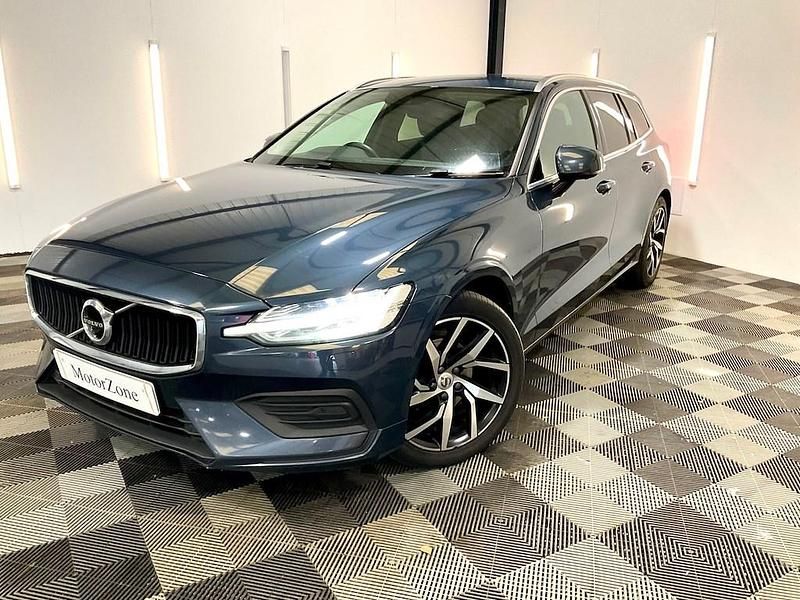 Used Volvo V60 Momentum 190 HP (139 kW) 2018 Blue Estate