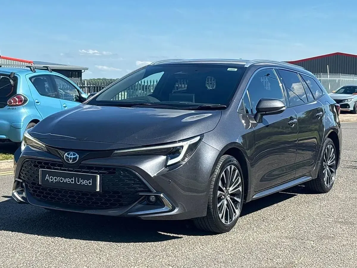 Used Toyota Corolla Design 140 HP (102 kW) 2025 Grey Estate