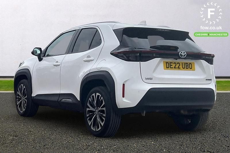 Used Toyota Yaris Hybrid 116 HP (85 kW) 2022 White Estate