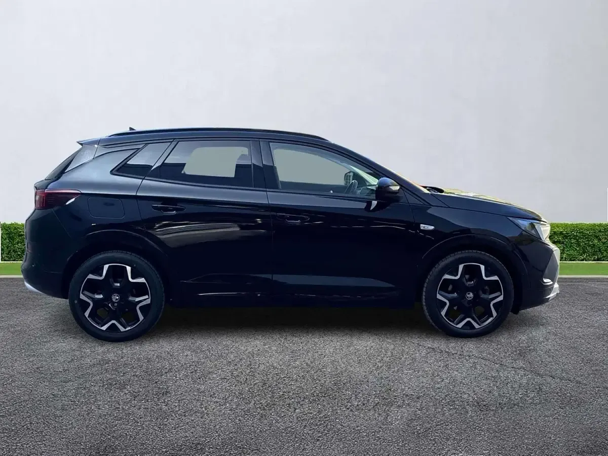 Used Vauxhall Grandland X Ultimate 130 HP (95 kW) 2023 Black SUV