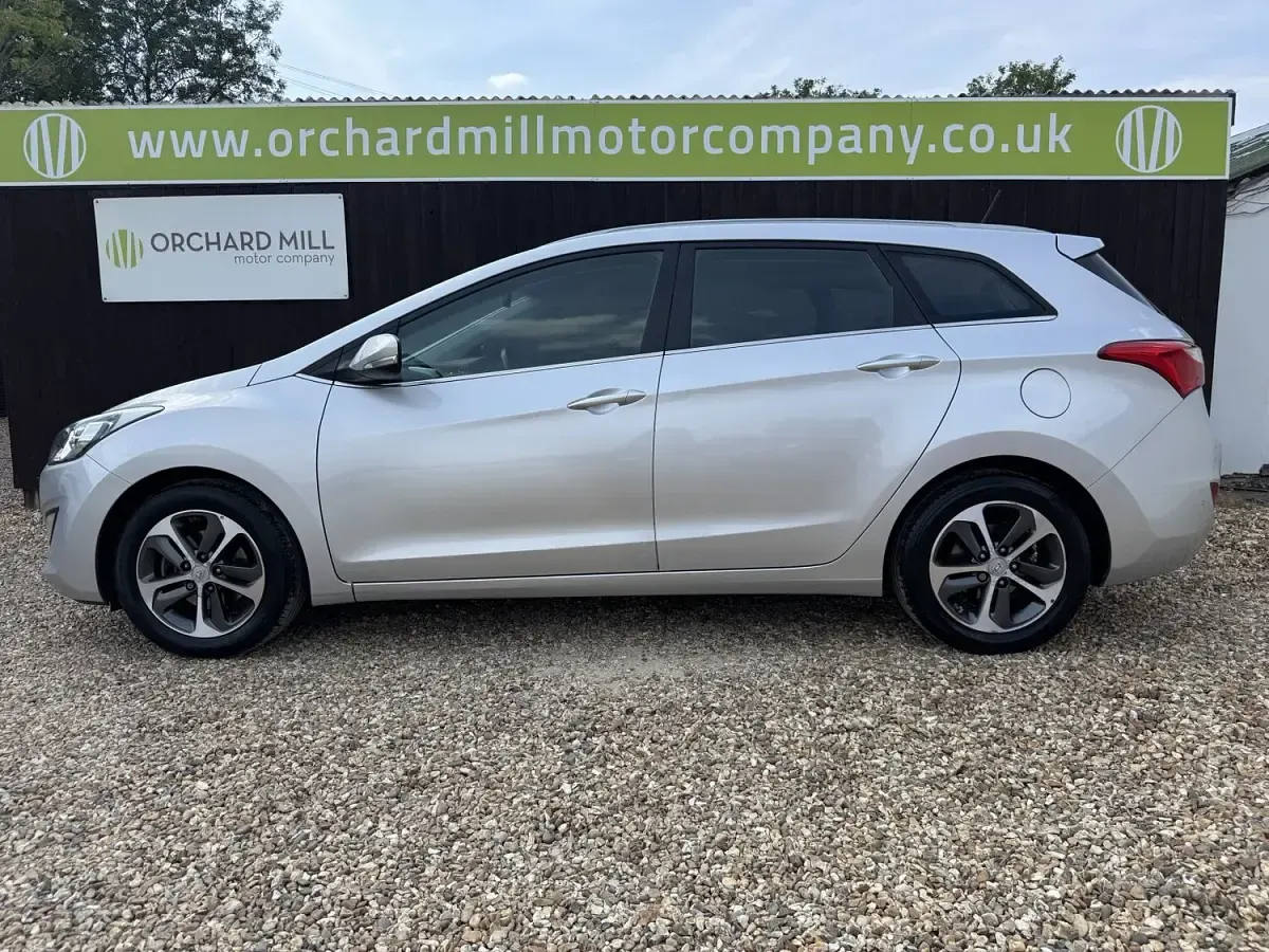 Used Hyundai i30 SE 120 HP (88 kW) 2016 Silver Estate