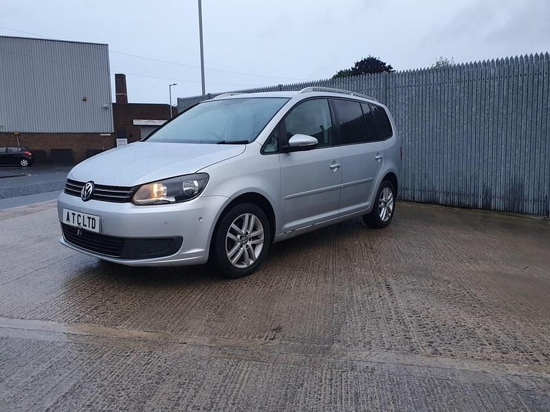 Used VW Touran SE 105 HP (77 kW) 2011 Silver MPV