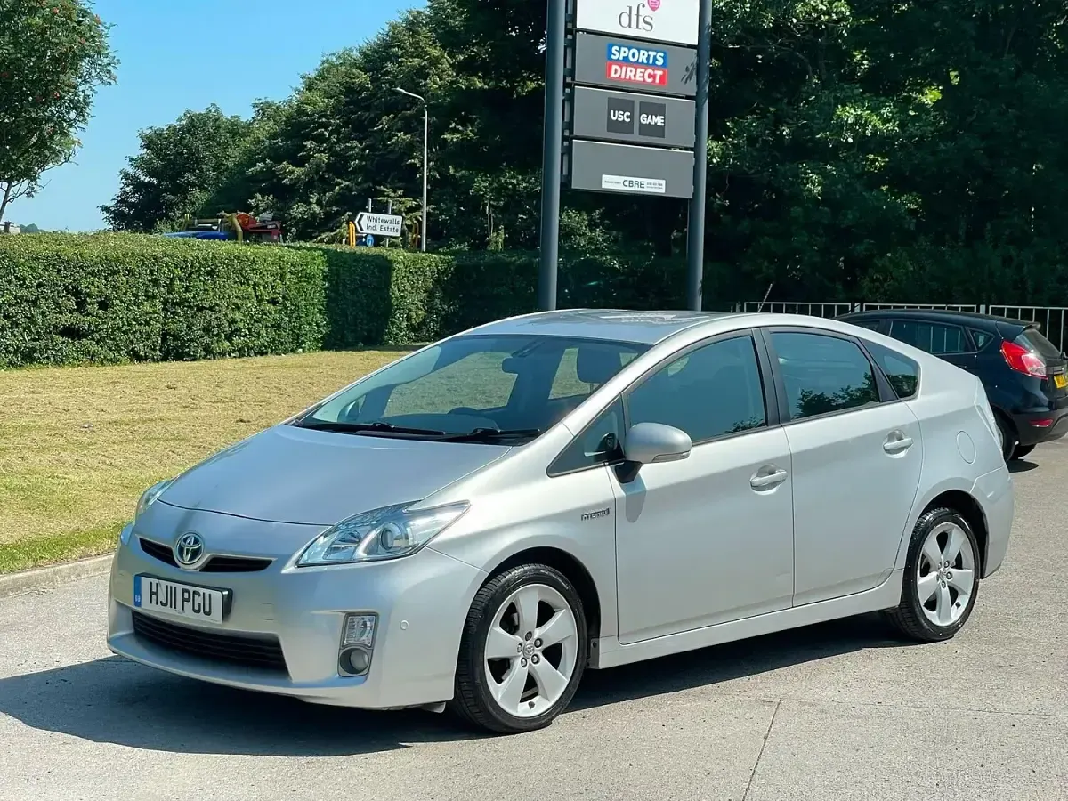 Used Toyota Prius 2011 Silver Hatchback