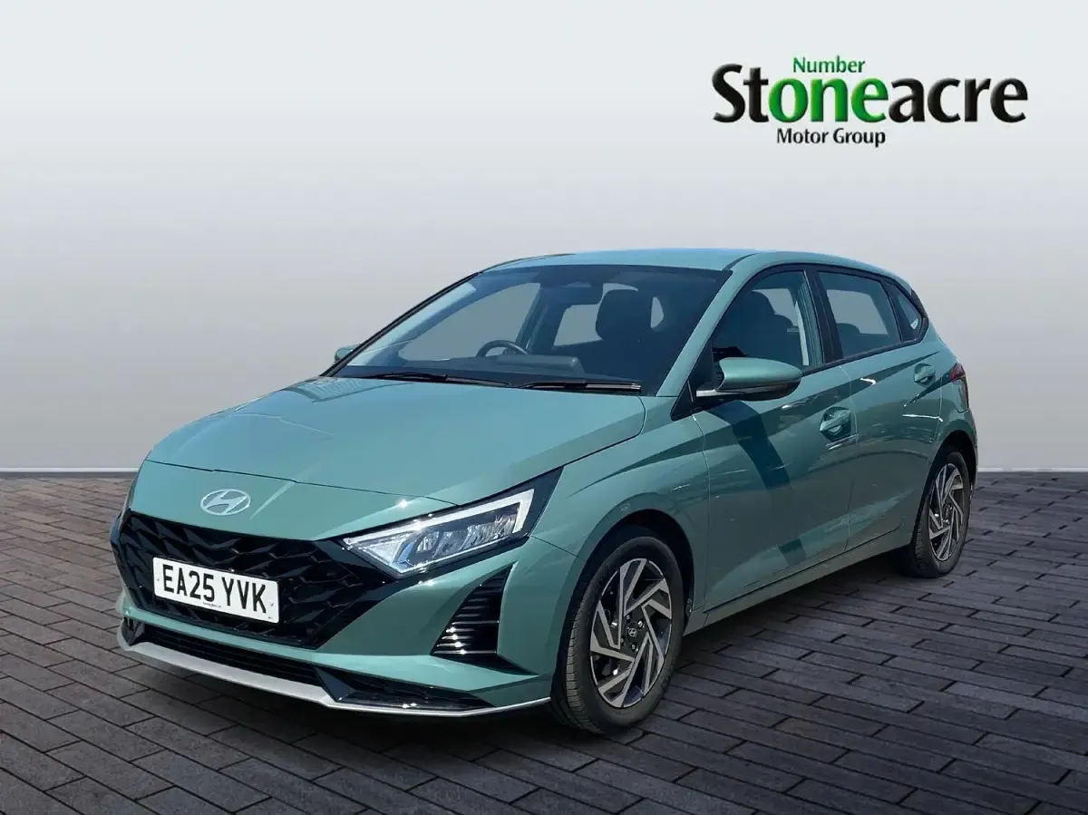 Used Hyundai i20 Advanced 100 HP (73 kW) 2025 Green Hatchback