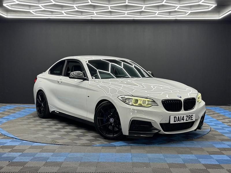 White Used 2014 BMW M235 M Performance Coupe | £13,490 (Fair price) - Image 1/4