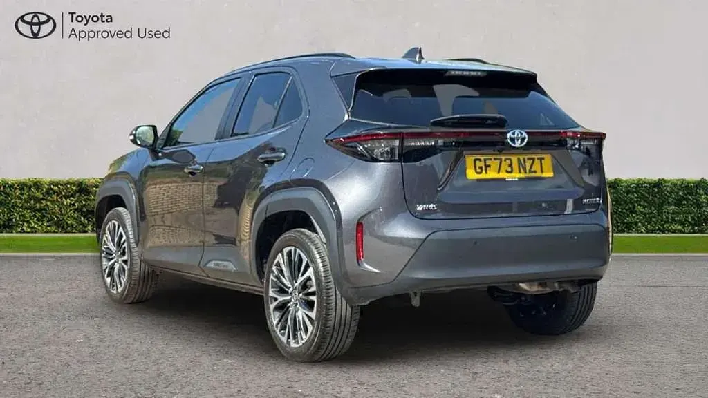 Used Toyota Yaris Cross 113 HP (83 kW) 2023 Grey SUV