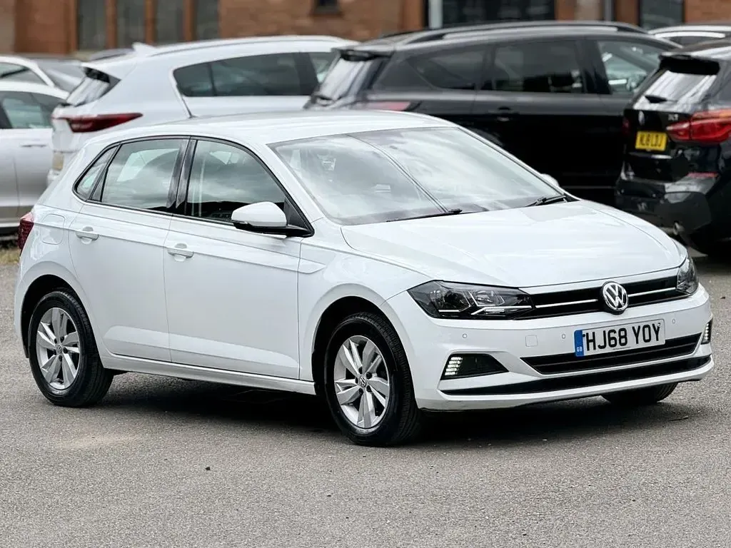 Used VW Polo SE 93 HP (68 kW) 2018 White Hatchback