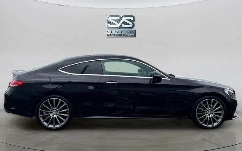 Used Mercedes C220 AMG Line Premium Plus 170 HP (125 kW) 2018 Coupe