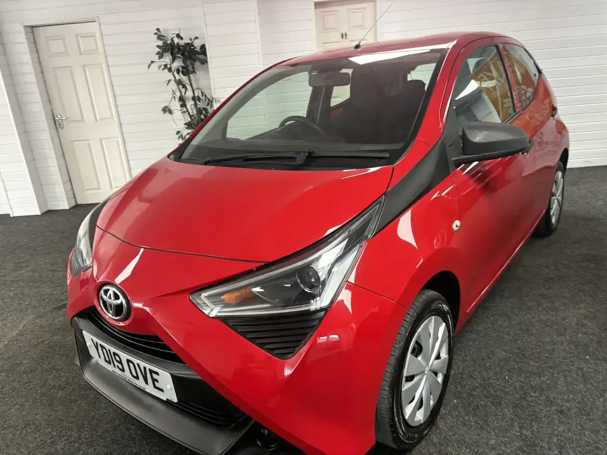 Used Toyota Aygo 72 HP (52 kW) 2019 Red Hatchback
