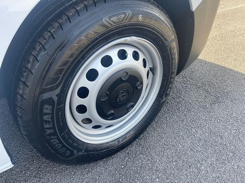 New Peugeot Expert 118 HP (86 kW) 2025 P0pr ice white Van