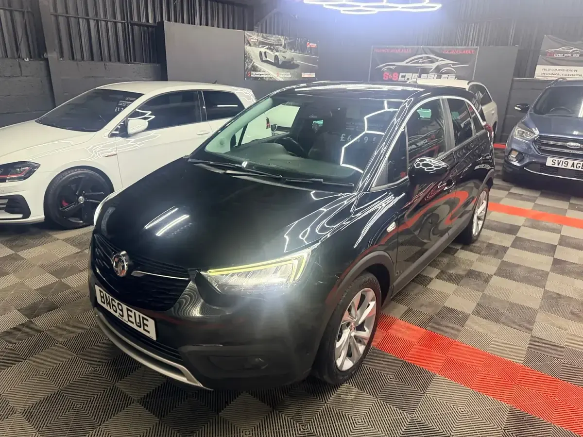 Used Vauxhall Crossland X Business Edition 83 HP (61 kW) 2019 Black SUV