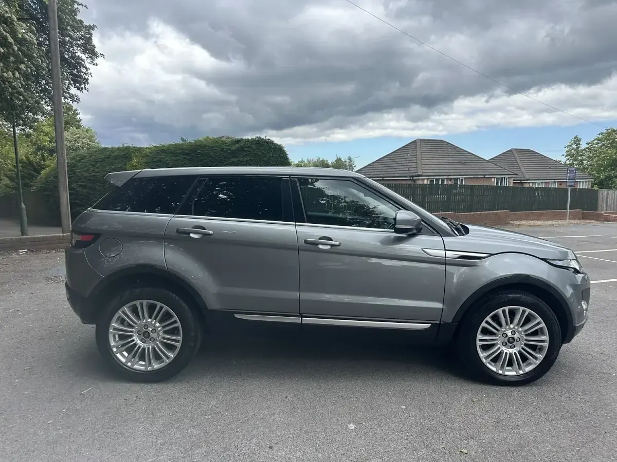 Begagnad Land Rover Range Rover evoque Prestige 150 HK (110 kW) 2012 Grå SUV
