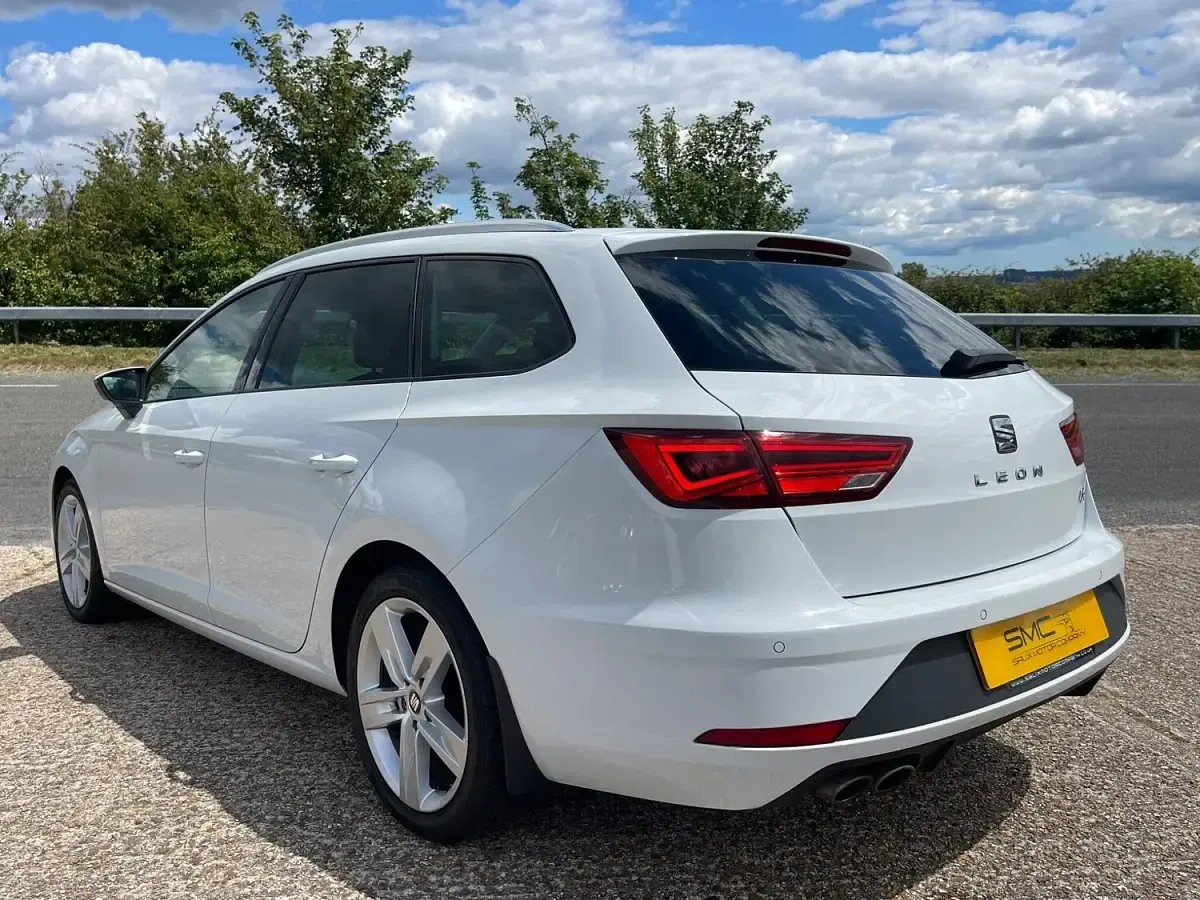 Used Seat Leon ST FR 2018 Glacier white Estate