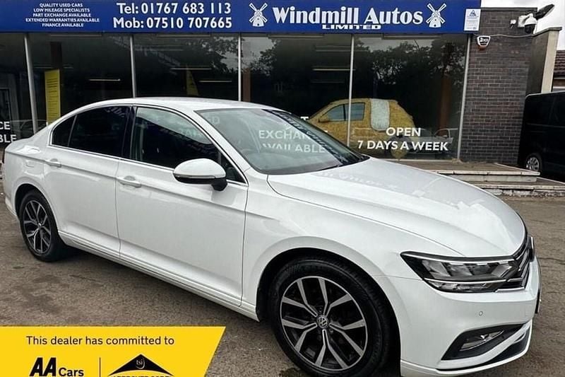 White Used 2019 VW Passat SEL Sedan | £11,950 (Good price) - Image 1/1