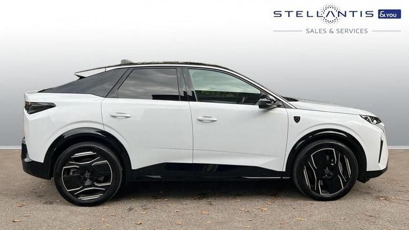 White Used 2024 Peugeot e-3008 GT SUV | £26,347 (A bit pricey) - Image 1/4